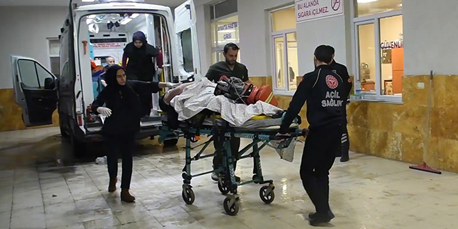 Sivas'ta devrilen minibüsteki 1 kişi öldü, 8 kişi yaralandı