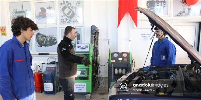 Yalova'da kurulan meslek lisesi elektrikli ara sektrne kalifiye eleman yetitirecek