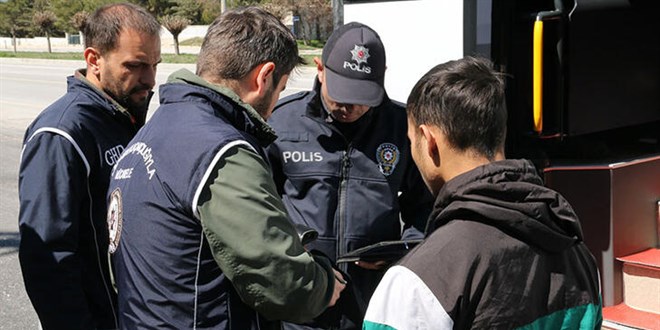 81 ilde 'düzensiz göç' uygulaması: 1353 kişi yakalandı