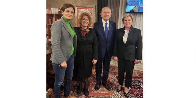 Kılıçdaroğlu'nun seccadeye basmasını savunanlar!