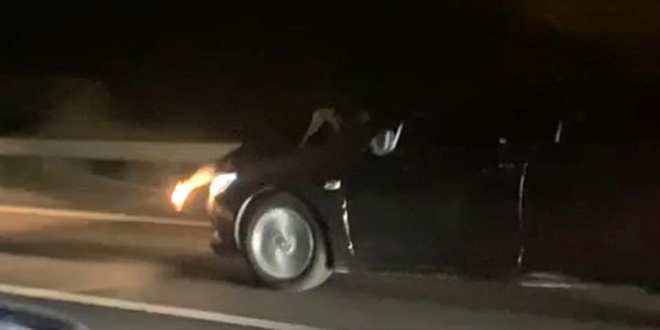 Anne, oğlu için kaput üstünde kilometrelerce yol gitti