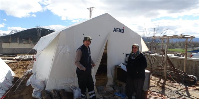 Milyonluk villadan AFAD çadırına