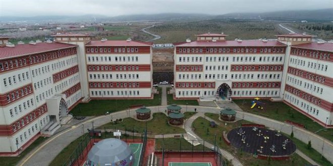 Bakan Kasapoğlu: KYK yurtları aynı şekilde hizmete devam edecek