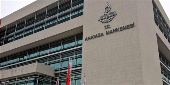 Anayasa Mahkemesi bugn 10 dosyay esastan grecek