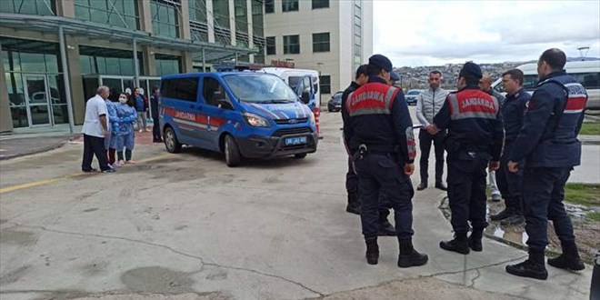 Trafik kazasına müdahale sırasında aracın çarptığı astsubay şehit oldu