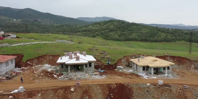 Nurdağı'ndaki köy tipi afet evlerinin inşasında sona yaklaşıldı