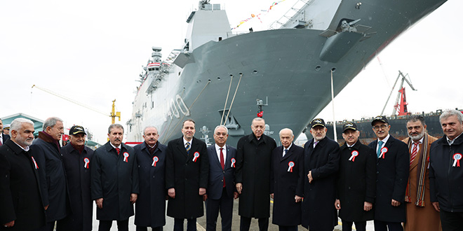 Dünyanın ilk SİHA gemisi TCG Anadolu envantere girdi