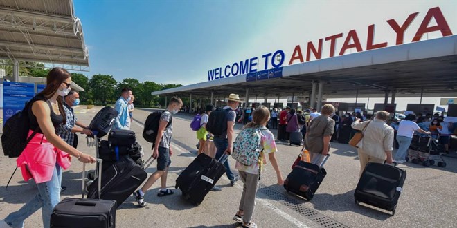 Antalya'ya bu yıl gelen yabancı turist sayısı 1 milyonu aştı