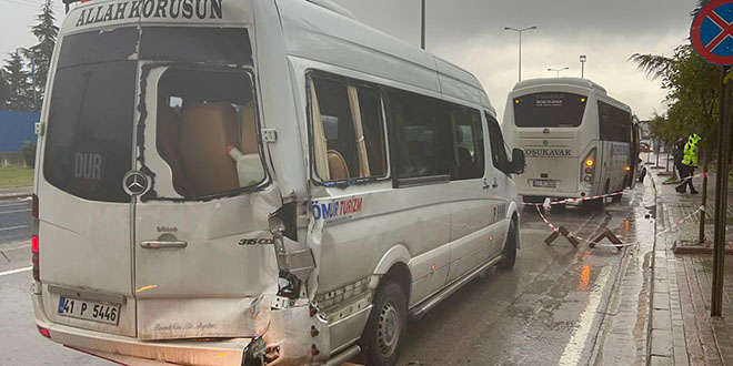 Kocaeli'de zincirleme trafik kazasında 6 işçi yaralandı