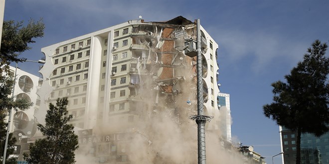 Depremde yklan Galeria Sitesi'nin mteahhidi Ankara'da yakaland