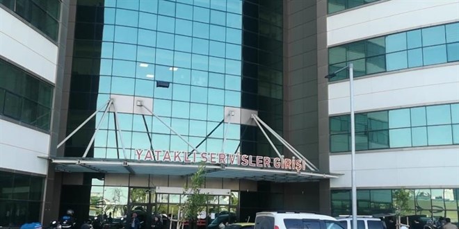 Doktoru odaya kilitleyip saldırdı