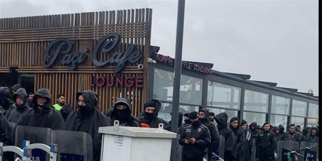 Üsküdar sahilindeki yıkım tartışması.. 5 gündür çevik kuvvet ekipleri nöbet tutuyor