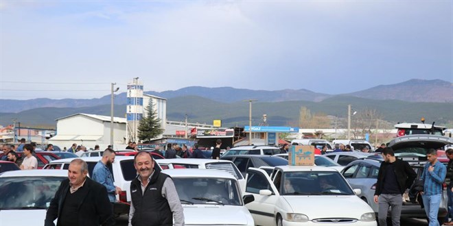 Bayram öncesi ikinci el otomobil pazarında hareketlilik