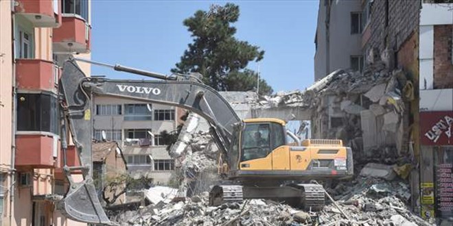 Malatya'da 6 bin 240 enkazdan 5 bin 330'u kaldırıldı