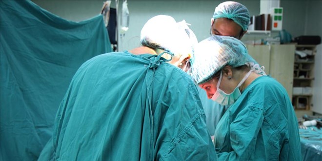 Organ bekleyen 10 hasta için 48 saat ameliyathaneden çıkmadılar