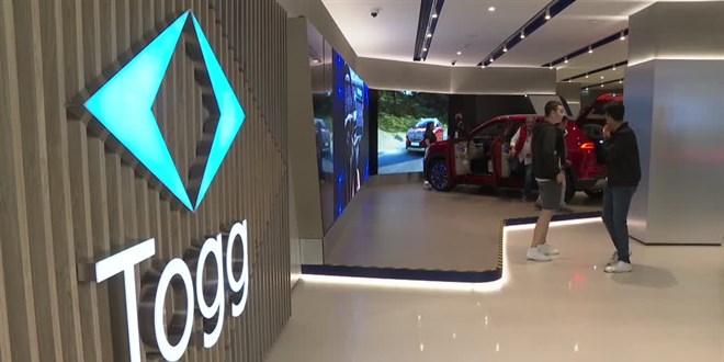 İzmir'de Togg deneyim merkezi açıldı