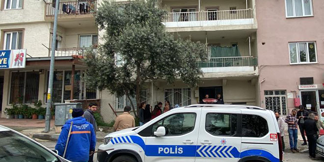 Anestezi teknikeri evinde ölü bulundu