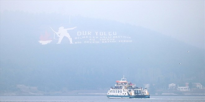 Çanakkale Boğazı sis nedeniyle transit gemilere kapatıldı