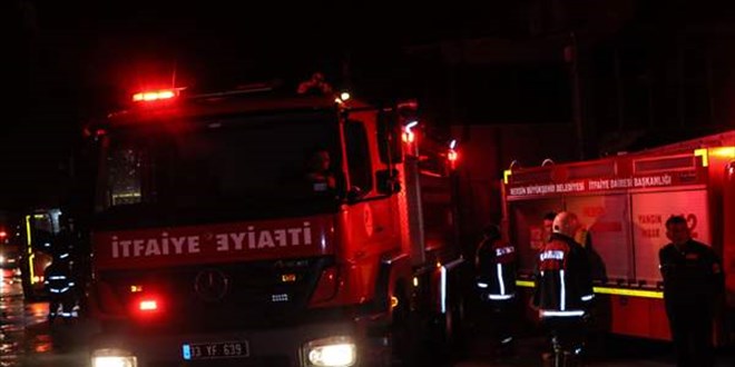 Mobilya fabrikasındaki yangında biri itfaiye eri 4 kişi öldü