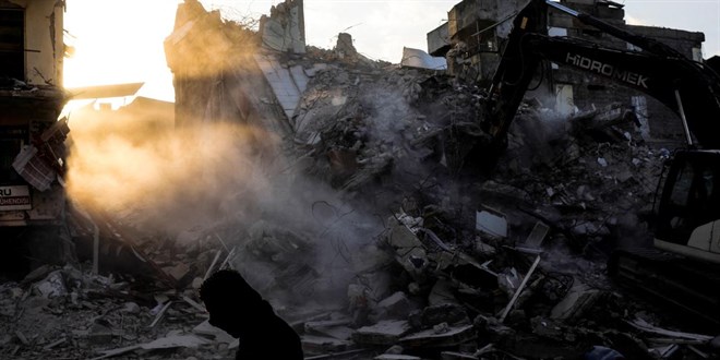 Deprem Komisyonu Raporu akland: 165 ciddi tespit yapld