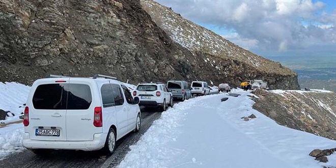 Muş'ta kar yağışı; 31 yerleşim yolu kapandı