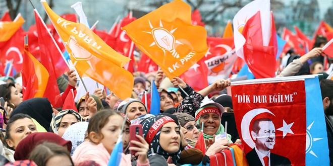 AK Parti'den 'silah dağıtıldığı' iddiaları için suç duyurusu