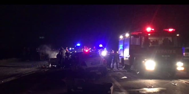 İki otomobilin çarpışması sonucu 4 kişi öldü, bir kişi yaralandı