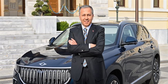 Vali Yerlikaya, Valilik envanterine alınan Togg ile fotoğrafını paylaştı
