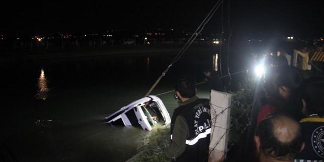 Sulama kanalına düşen otomobildeki 5'inci kişinin cesedi bulundu
