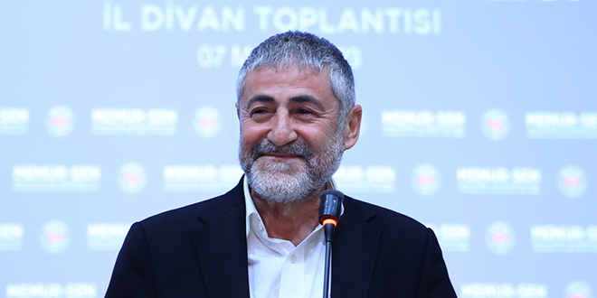 Bakan Nebati: Cumhurbaşkanı'mızın arkasında dağ gibi durmaya devam edeceğim