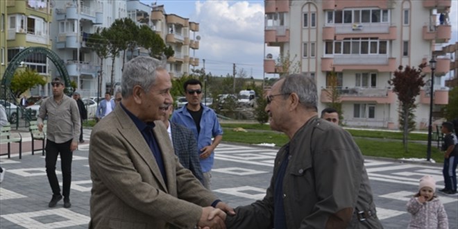 Eski TBMM Başkanı Bülent Arınç, Demirci ilçesini ziyaret etti