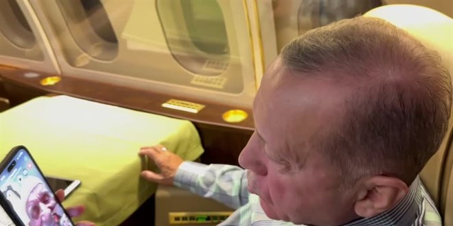 Erdoğan, mitinge metro merdivenlerini yürüyerek gelen 85 yaşındaki vatandaşla görüştü