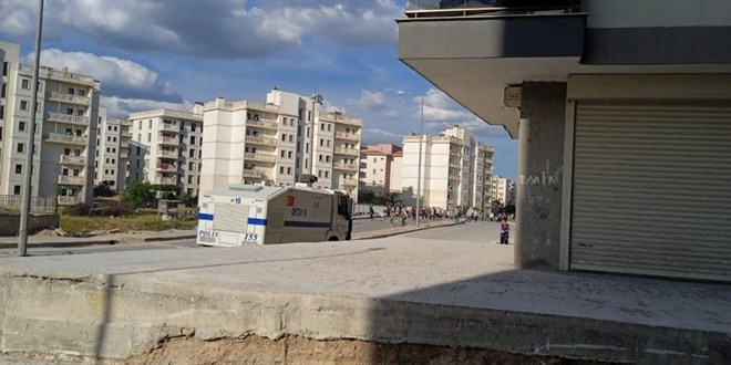 Nusaybin'de Yeşil Sol Parti mitingi sonrası polise taşlı saldırı