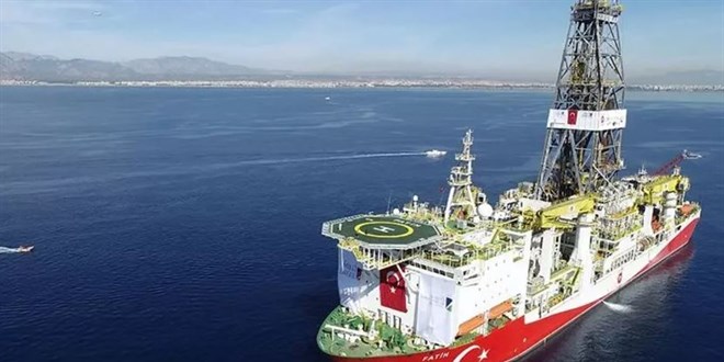 Barbaros Hayreddin Paa gemisi, Dou Karadeniz'de petrol aryor