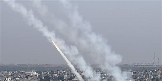Gazze Şeridi'nden İsrail'e bir dizi roket fırlatıldı
