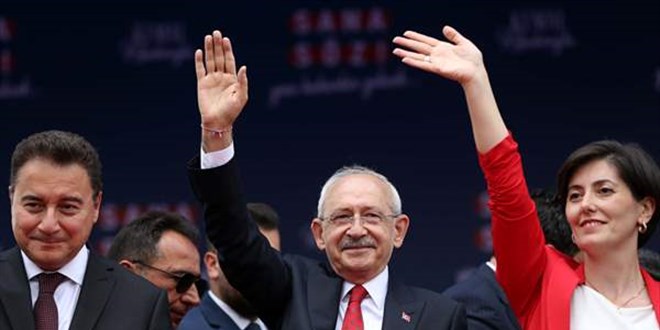 'Teröre destek verenin de seyyar mahkemeler kuranların da Allah belasını versin'