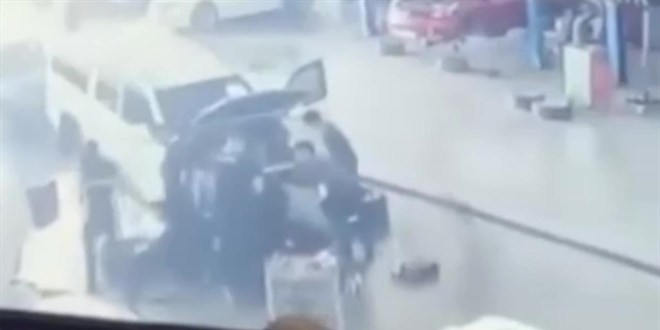 Tamirhanede üzerine araç düşen genç işçi öldü