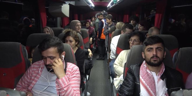 Seçime saatler kala otobüslerle yola çıktılar: Afetzedeler oy kullanmak için şehirlerine dönüyor