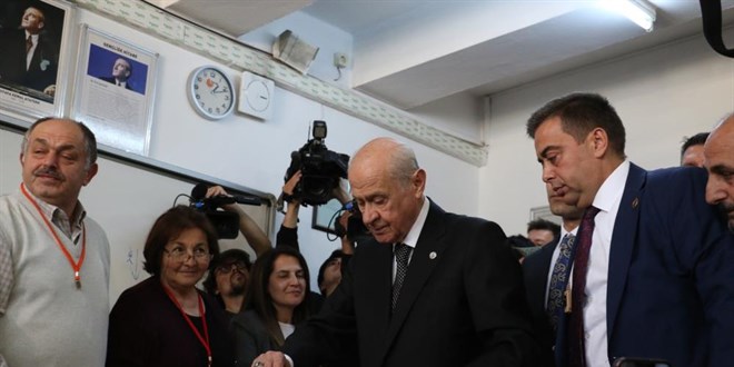 MHP Genel Başkanı Bahçeli oyunu Ankara'da kullandı