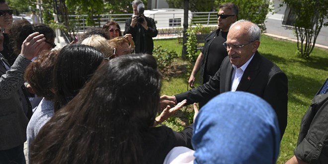 Kılıçdaroğlu partisinin genel merkezine geçti