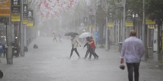 Meteoroloji'den 6 bölge, 25 il için uyarı: Sağanak ve fırtına vuracak