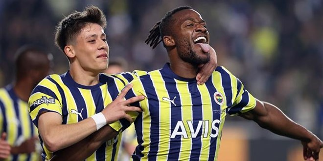 Fenerbahçe, bu sezon ilk derbi zaferini kazandı