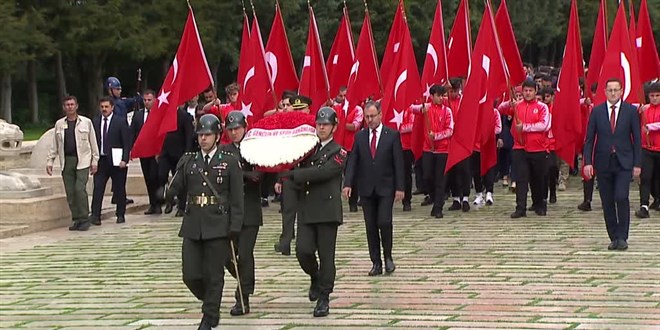 Gençlik ve Spor Bakanı Kasapoğlu, Anıtkabir'i ziyaret etti