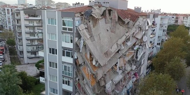 zmir'de depremzedelerin yerletikleri evlerin tahliye edilmesi kararna tepki