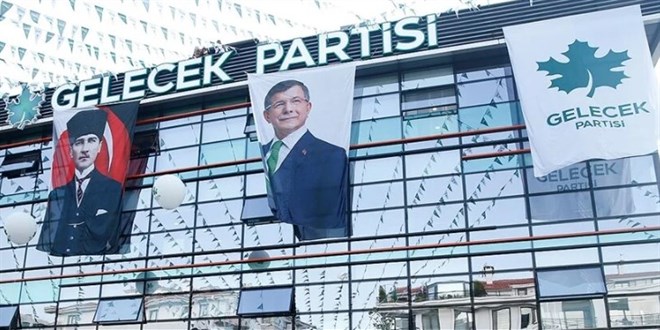 Gelecek Partisi Kurucular Kurulu yesi 11 isimden istifa