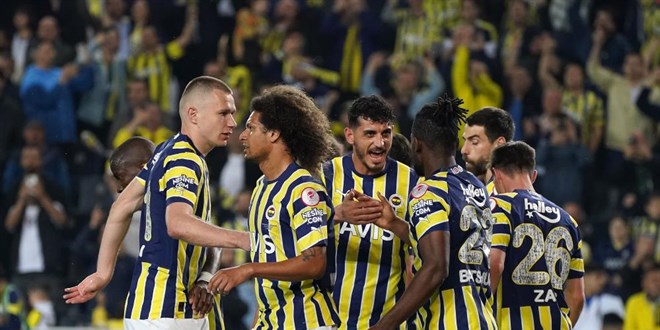 Ziraat Türkiye Kupasında ilk finalist Fenerbahçe