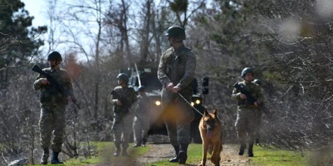 Yunanistan'a kamaya alan FET ve PKK mensubu 13 kii yakaland