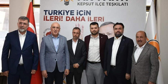 İYİ Parti'den istifa eden belediye başkan adayı AK Parti'ye katıldı