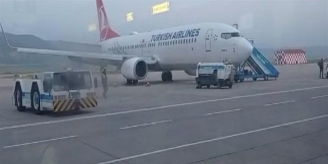 Kanadına kuş çarpan THY'ye ait uçağın seferi iptal edildi
