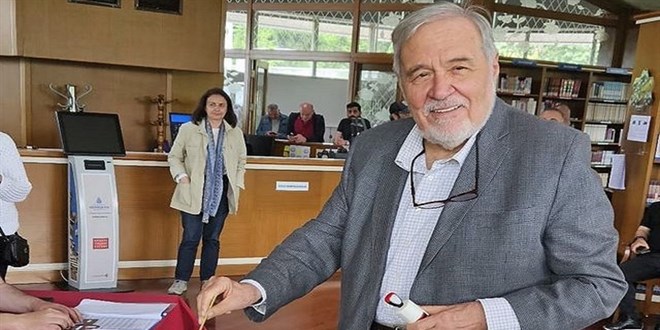 İlber Ortaylı: Oyunuzu kullanın ve takipçisi olun